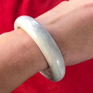 Grade A Jade bangle with certification